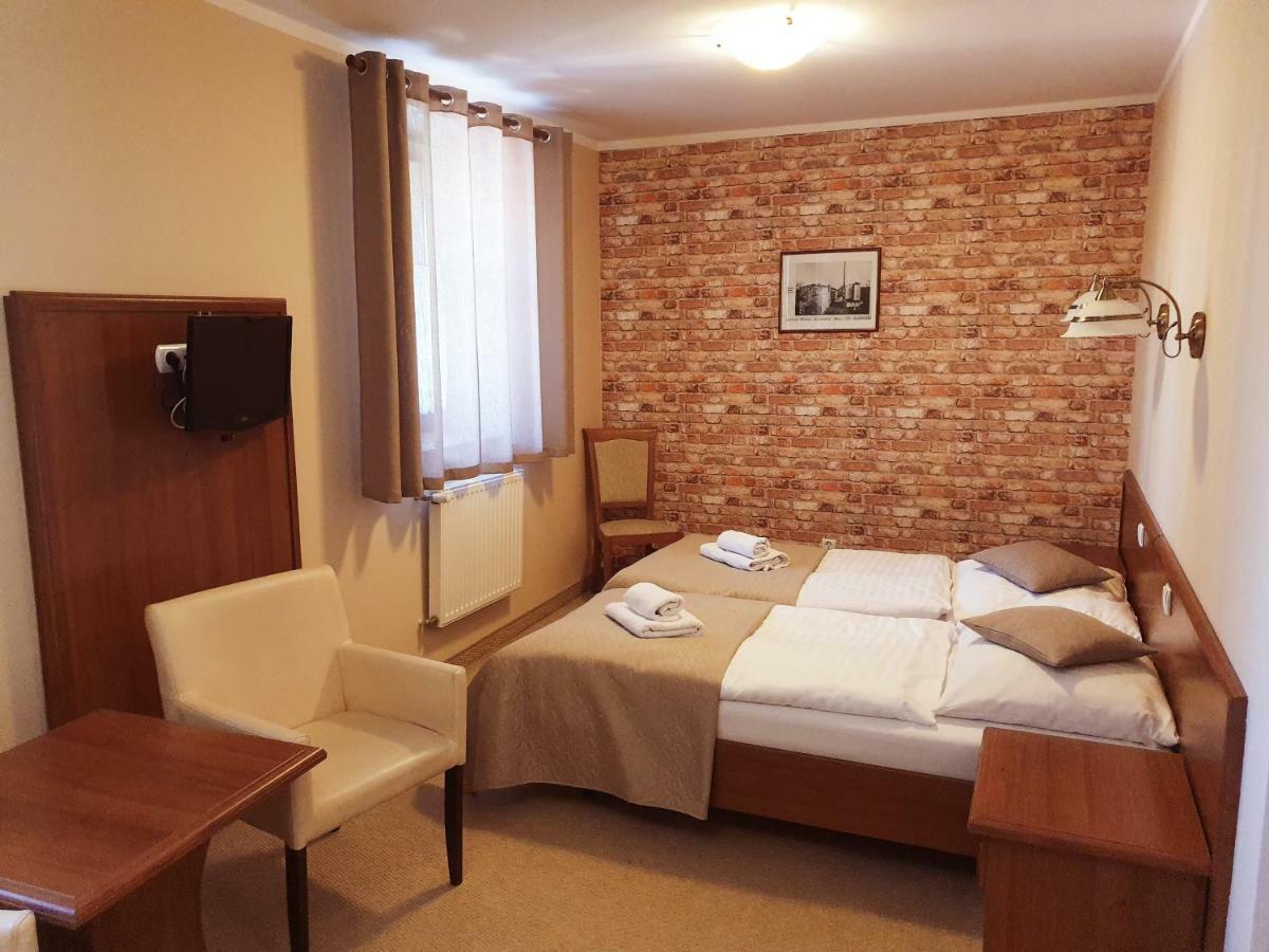 Hotel Zamkowy Mlyn Крапковице Экстерьер фото